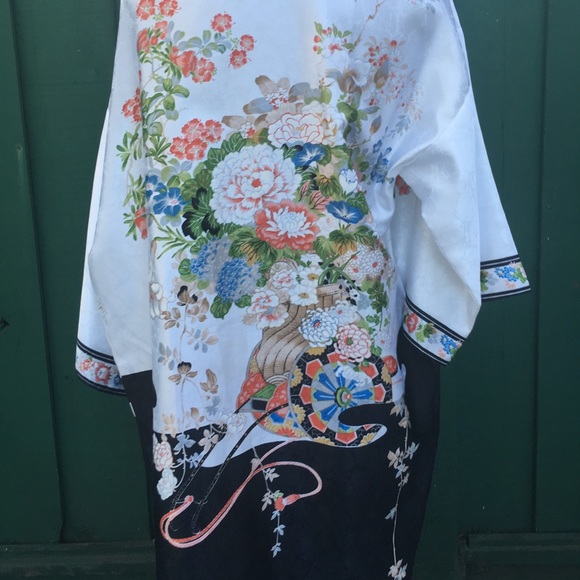 White floral kimono made in Japan gorgeous long - Picture 6 of 8